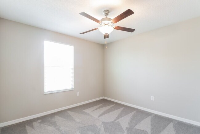 Building Photo - 7317 Spring Snowflake Ave