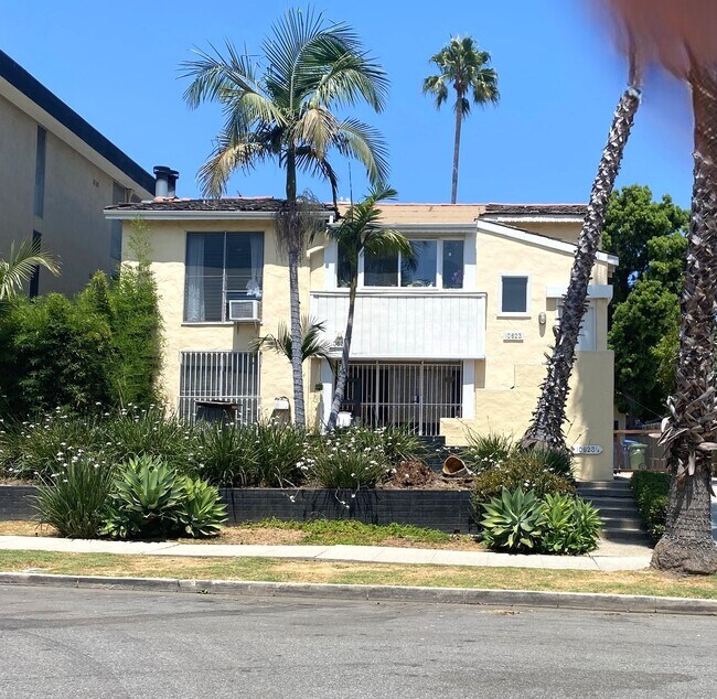 Primary Photo - 10625 Kinnard Ave