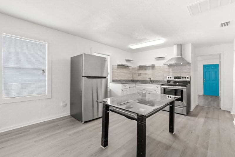 Building Photo - 1050 19th St S