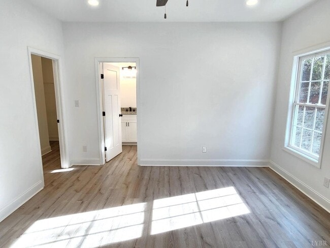 Building Photo - 3008 Hill St