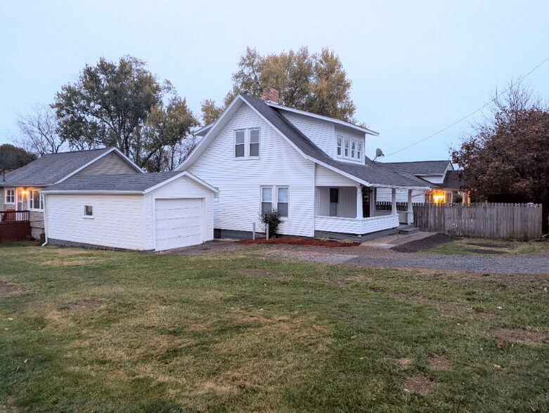 Building Photo - 1320 20th Ave