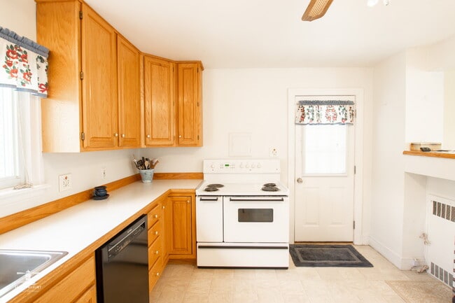 Building Photo - Charming 3BR South Portland Single-Family Home | Sunroom, Garage, Basement Storage & Spacious Yard