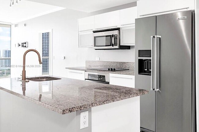 Building Photo - 888 Biscayne Blvd