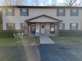 Building Photo - 632 Westwood Dr S