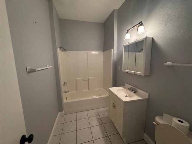 Building Photo - 1129 Saucedo St