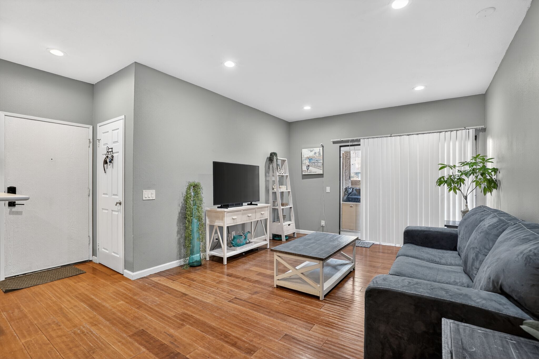 Building Photo - 2381 Archwood Ln