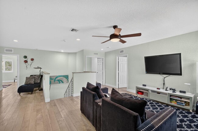 Building Photo - 8890 Cobblestone Point Cir