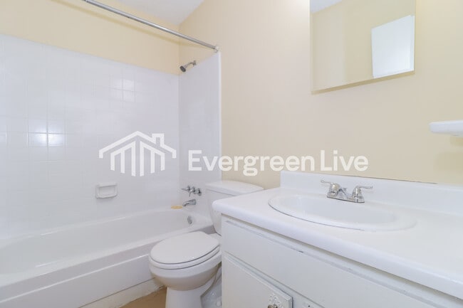 Building Photo - 3434 Hallshire Dr