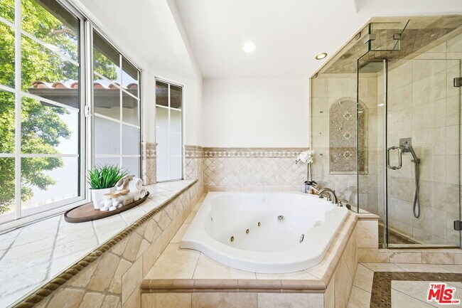 Building Photo - 4115 Laurelgrove Ave