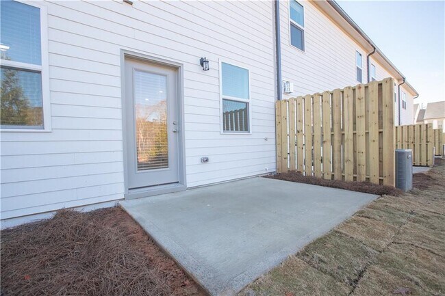 Building Photo - 5935 Osgood Pl