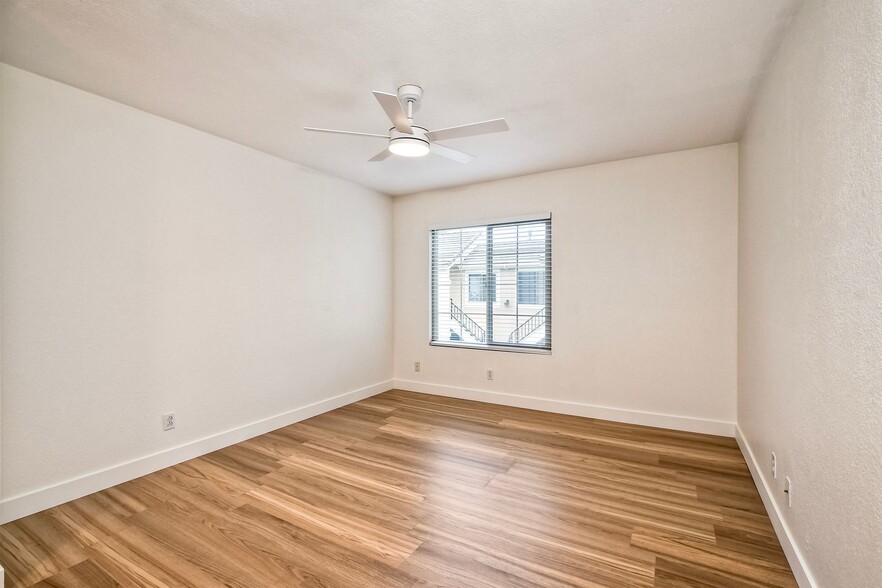 Building Photo - 10910 Summerdale Way