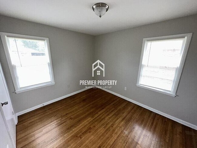 Building Photo - FIRST MONTHS RENT FREE!