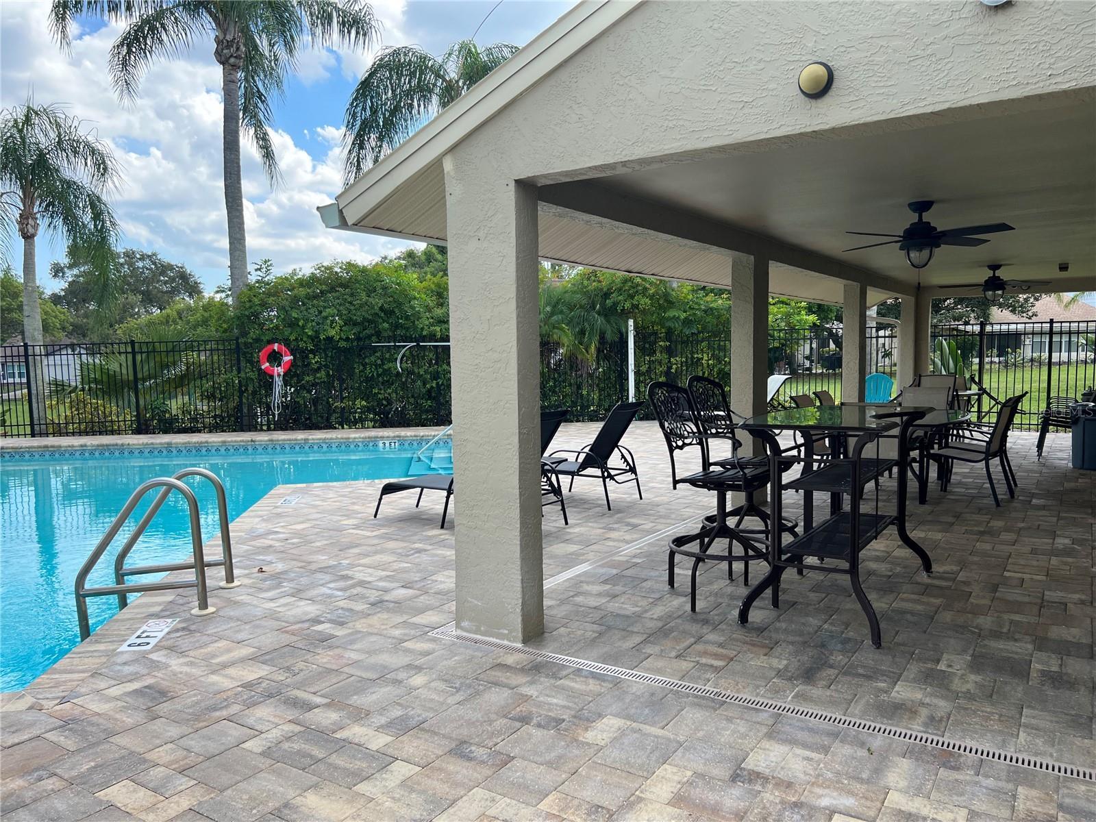 Building Photo - 2879 Thaxton Dr