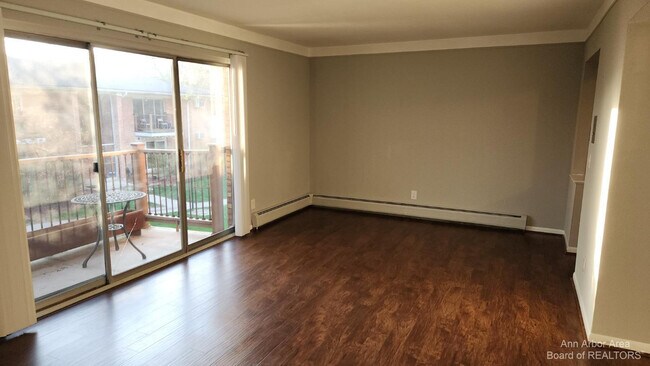 Building Photo - 1217 Island Dr