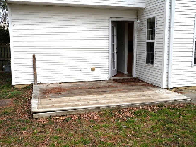 Building Photo - 113 Amelia Ct