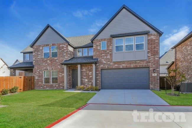 Building Photo - 306 Lincoln Cir