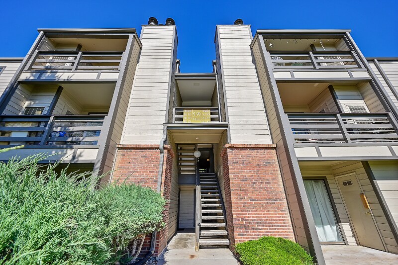 Building Photo - 539 Wright St