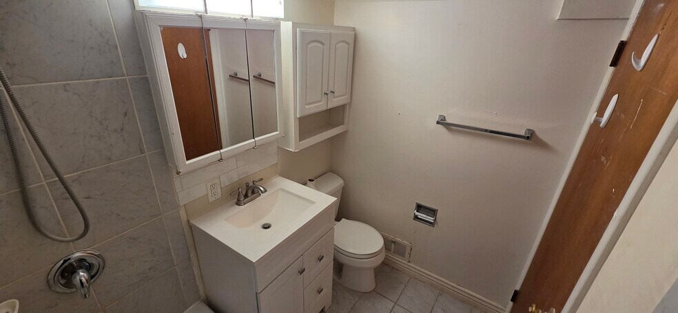 Building Photo - 895 S 500 E