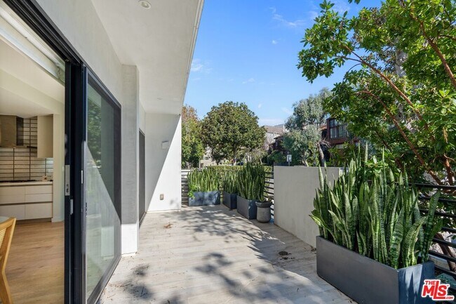 Building Photo - 1621 Malcolm Ave