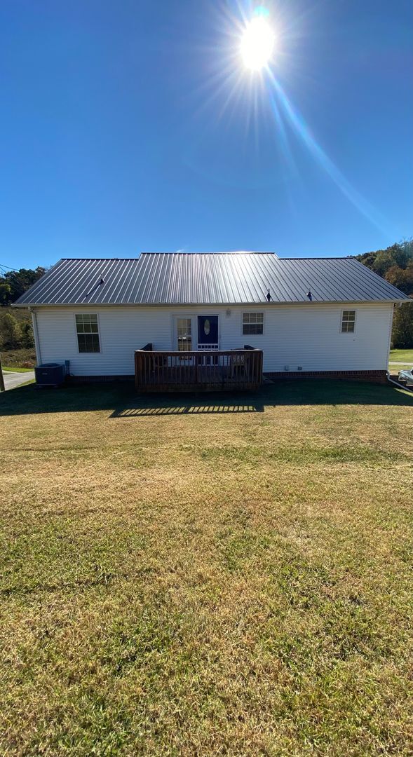 Building Photo - 1887 Warrensburg Rd