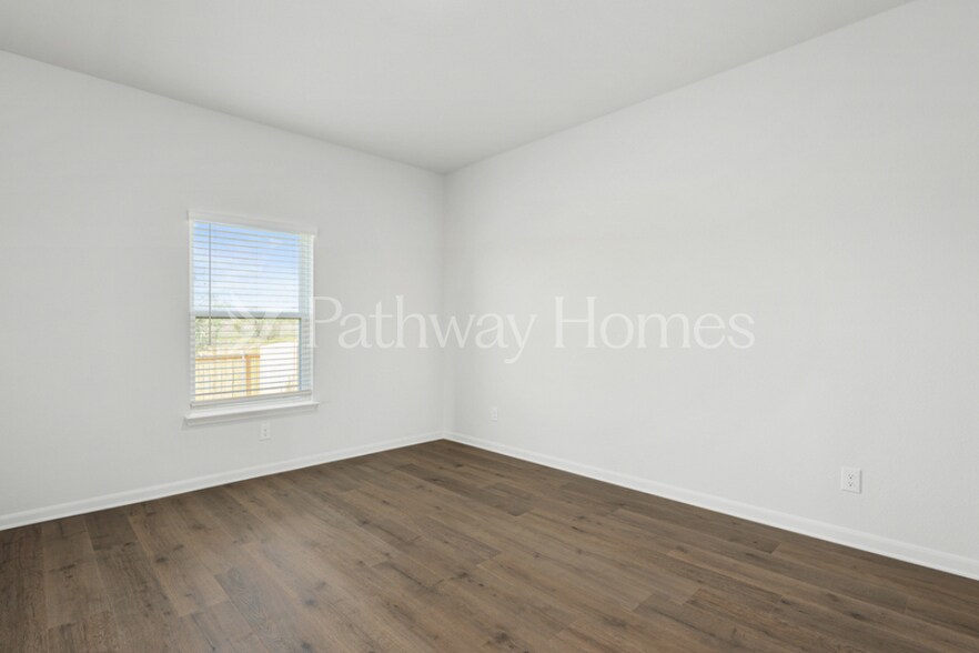 Building Photo - 11104 Santana Dr