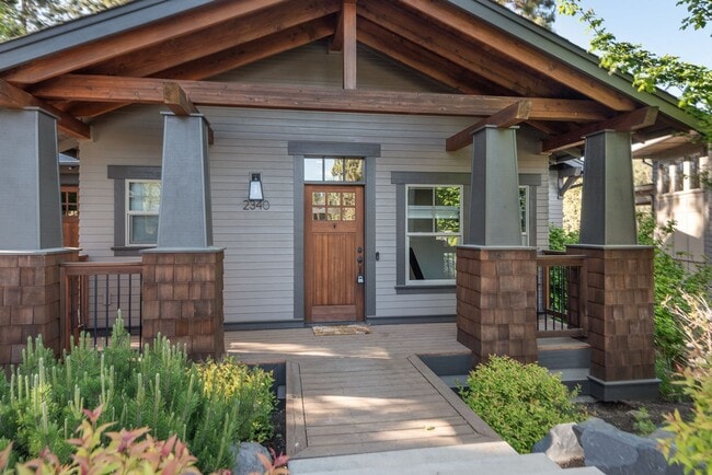 Building Photo - Furnished Northwest Crossing Craftsman in Quiet Cul-de-Sac