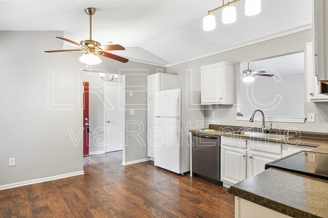 Building Photo - 6707 Fenske Ln