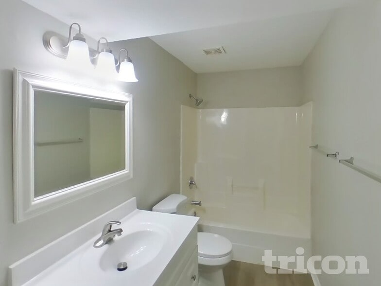 Building Photo - 24882 W Forest Dr