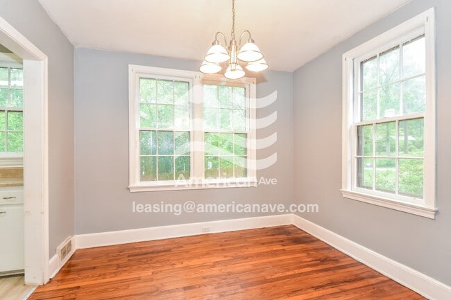 Building Photo - 300 Summerlea Dr