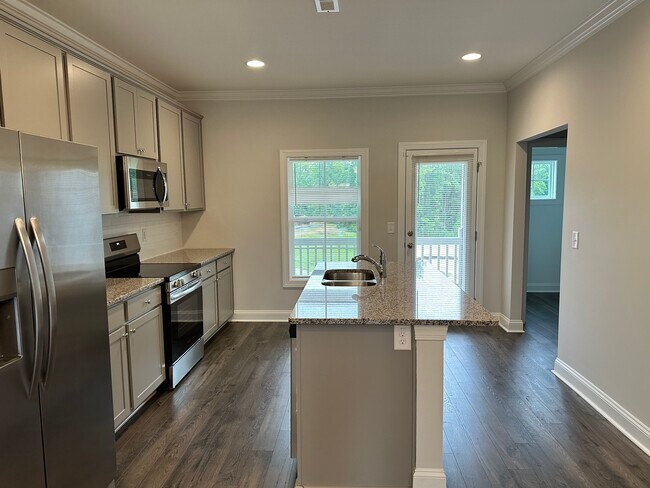 Kitchen - 579 Forestville Rd