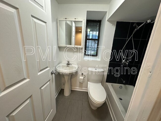 Building Photo - 1114 E 62nd St