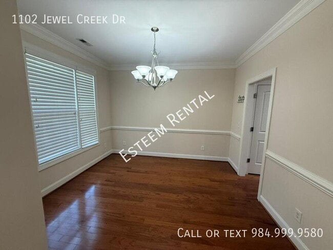 Building Photo - 1102 Jewel Creek Dr