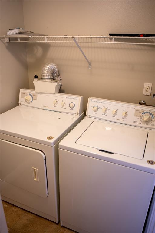 Building Photo - 1 Beach Dr SE