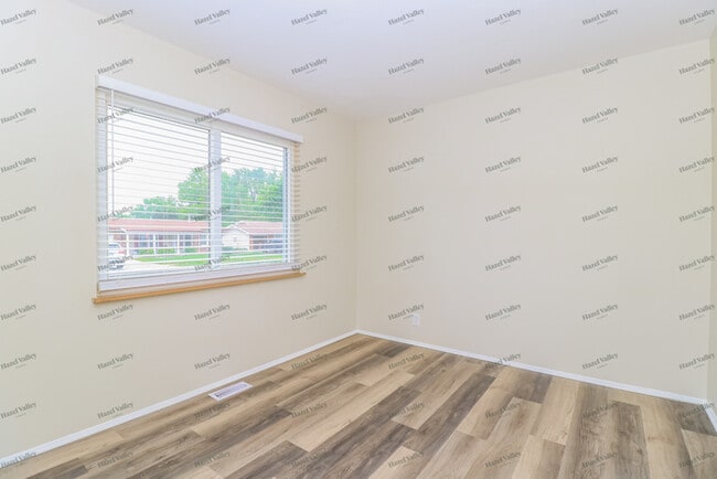 Building Photo - 4 Blackfoot Ct