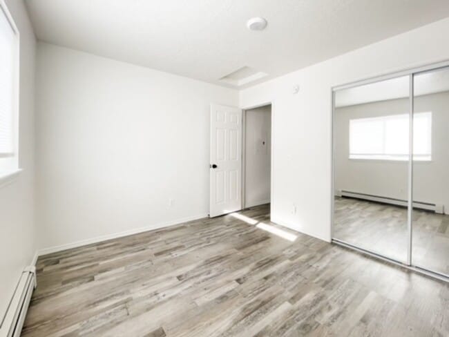 Building Photo - 1615 S 13th St W