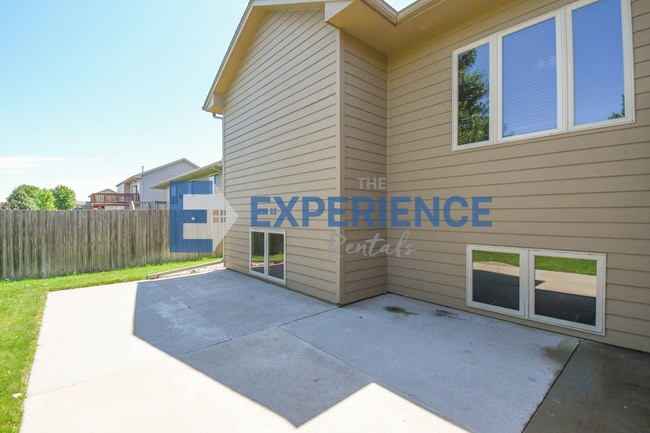 Building Photo - 3908 W 89th St