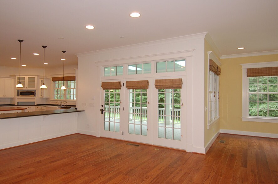 Breakfast Area - 1020 Raindipper Dr