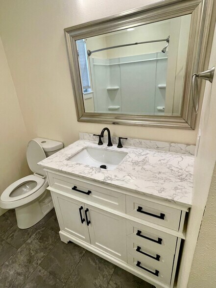 Building Photo - 217 Concordia Blvd