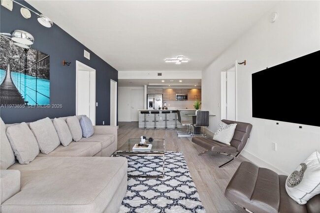 Building Photo - 121 NE 34th St