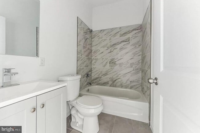 Building Photo - 5102 Arch St