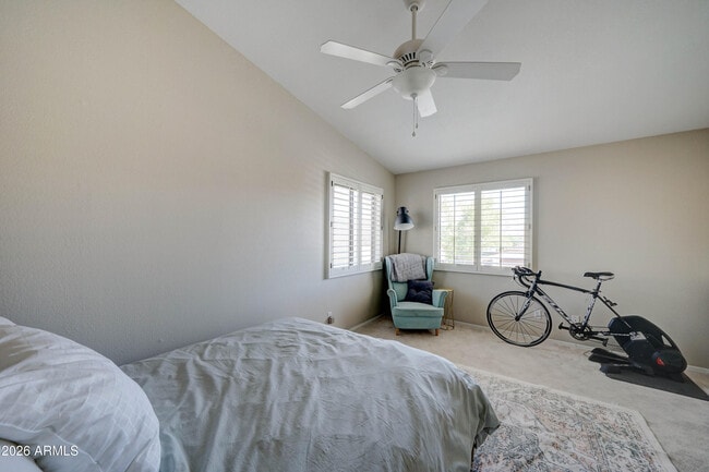 Building Photo - 2511 E Shaw Butte Dr