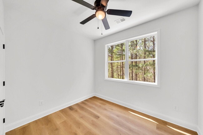 Building Photo - 207 Riverstone Commons Cir