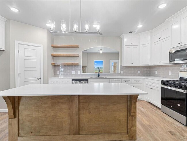 Building Photo - Newer Home For Lease in Washington!