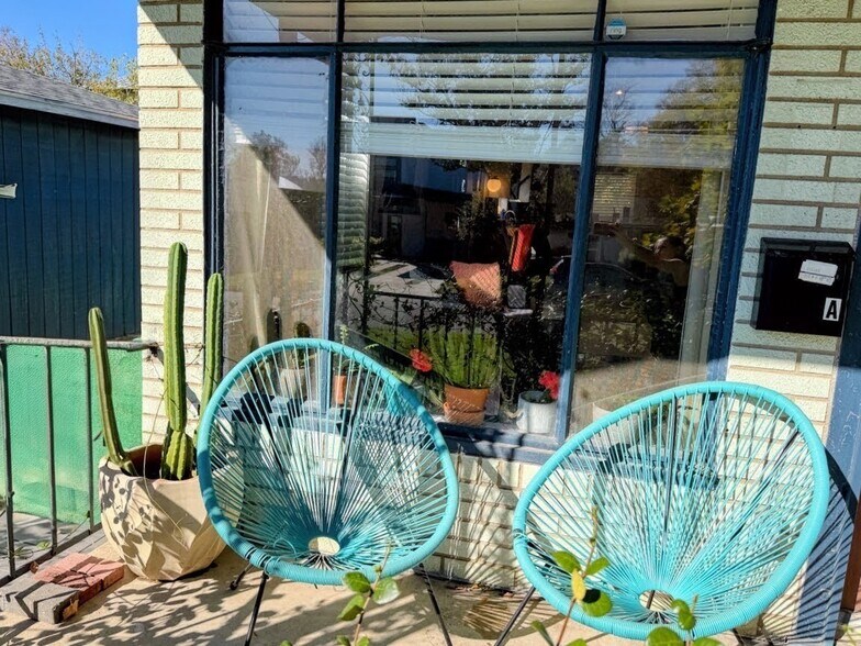 Building Photo - 3004 E 18th St