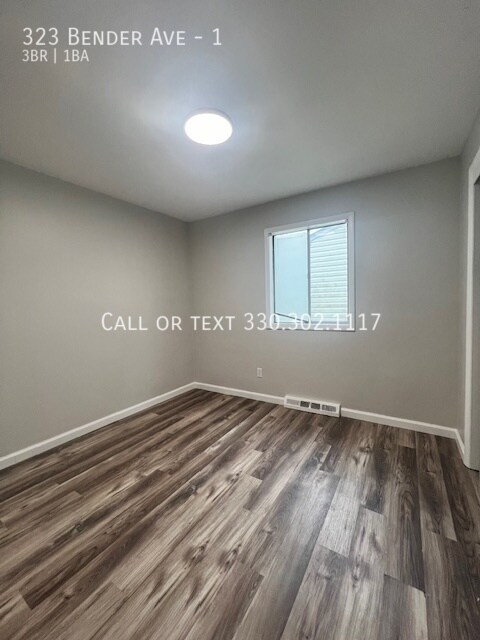 Building Photo - Completely remodeled upper level apartment...