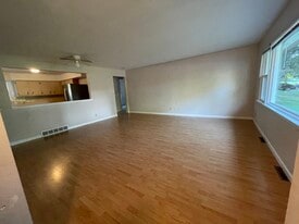 Building Photo - 4770 Greenfield Dr