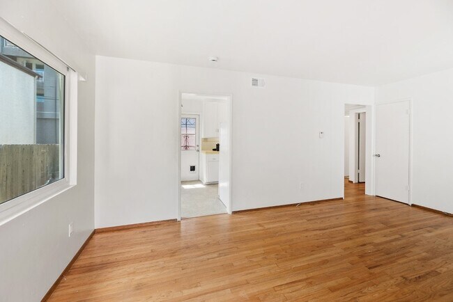 Building Photo - 4342 Iowa St