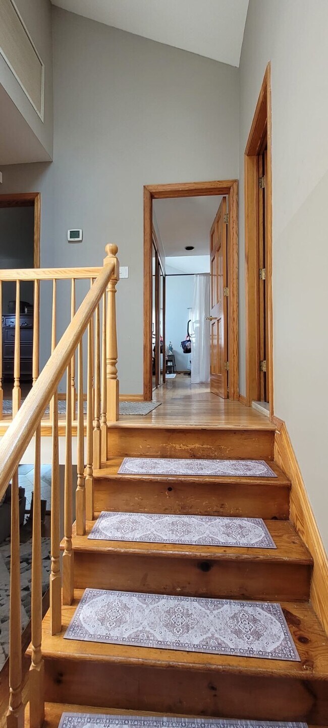Building Photo - 6 Albergo Ct