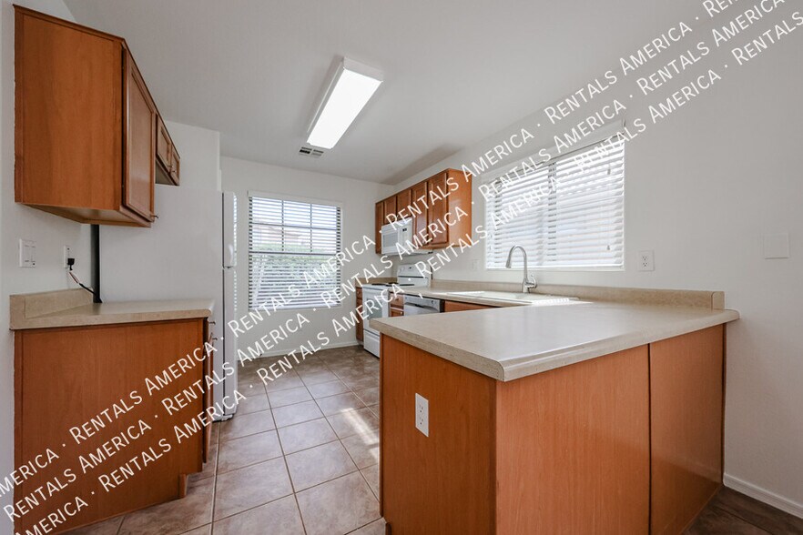 Building Photo - 29120 N Yellow Bee Dr