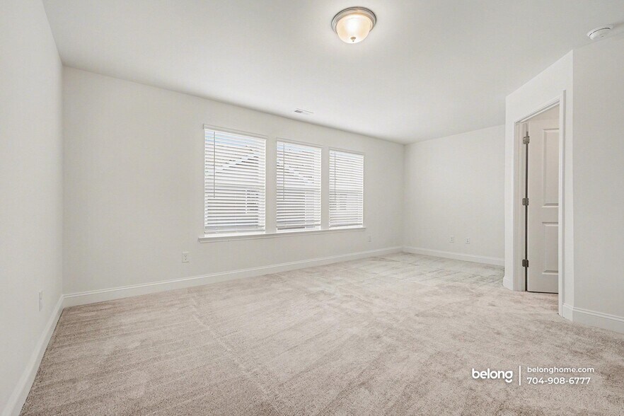 Building Photo - 2915 Herringbone Rd